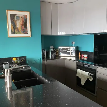Apartment 3 Bedrooms View Quiet Floor *