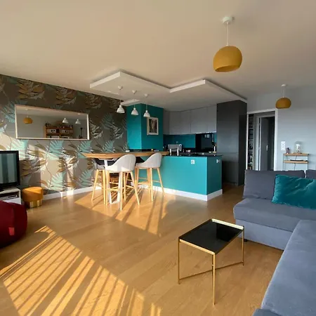 Apartment 3 Bedrooms View Quiet Floor *